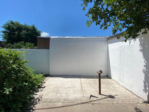 Venta Casa De 2 Dormitorios Bº Echeverria