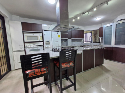 Vendo Hermosa Townhouse Ubicada En Conj. Res. Las Carolinas Ii Turmero, Cód. 25-795 Myc
