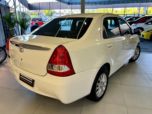 Toyota Etios ETIOS XLS Sedan 1.5 Flex 16V 4p Mec.