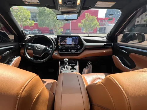 Toyota Hailander Platinum