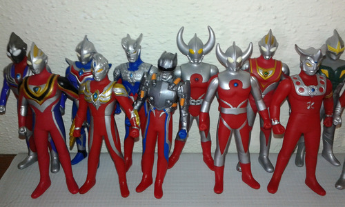 Vendo Paquete De Figuras Sofuvi Ultraman Y Kaijus Preg. Disp (Usado)