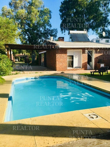 El Tesoro A 4 Cuadras De La Ruta, 3 Suites, 3 Camas Singles, Piscina Parrillero, Dependencia, Jardín - Ref: 260