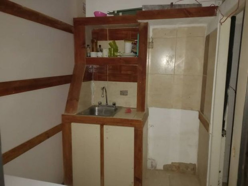 Se Vende Excepcional Local Comercial, Ubicado En La Urbanización La Palmas, A Una Cuadra De La Florida.nc
