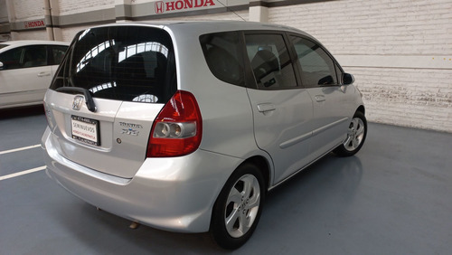 Imagen 6 de 15 de Honda Fit 2007 1.5 Lx Cvt