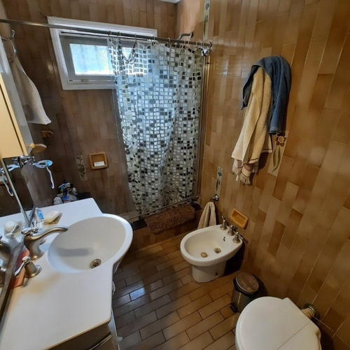 Imagen 24 de 30 de Impecable Chalet En Barrio Parque Luro
