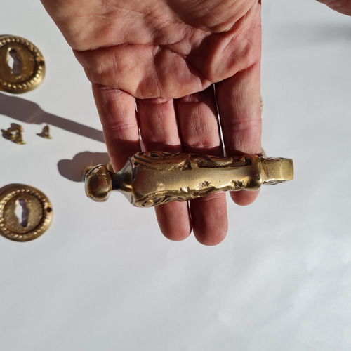 Imagen 4 de 10 de Picaporte Y Manija Pomo En Bronce Macizo Tipo Antiguo