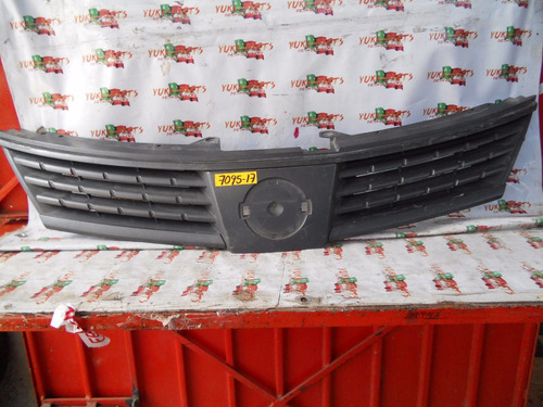 7095-17 Parrilla Nissan Tiida 2007-2010 Con Detalle