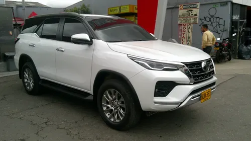 Toyota Fortuner 2.4 Diésel Srv 4X2