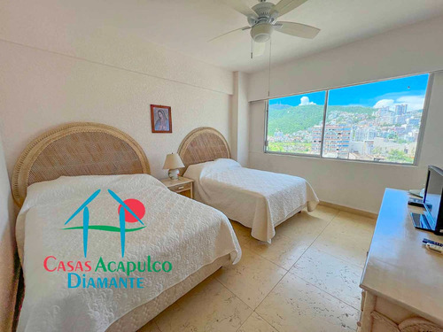 Cad Azálea Y Jazmín 1401 Y 1402. Terraza Con Vista Frontal Al Mar. En Condominio De Playa
