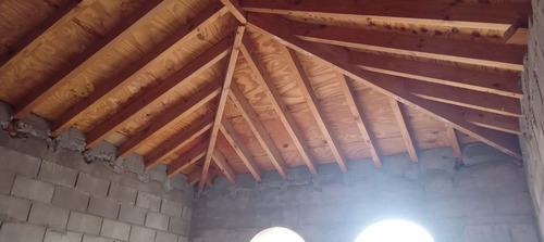 Venta De Casa En Carril Norte, San Martín, Mza