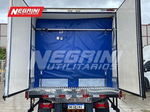 Imagem 8 de 15 de Iveco Daily 35s14 Baú Refrigerado