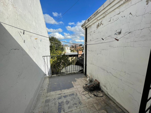 Imagen 9 de 13 de En Venta | Importante Propiedad De 2 Pisos Con Pileta En Moreno Sur | A Pocas Cuadras De La Estacion Y Del Centro Comercial