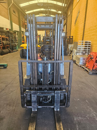 Autoelevador Toyota Modelo Fdzn25 2500k Diesel Torre 4,70mtr