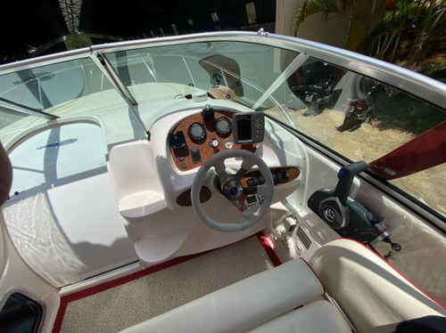 Lancha Triton 260