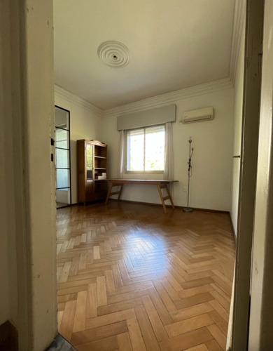 Reciclado, Amplio Apartamento, Con 2 Balcones En Pleno Centro. 3 Dorm + 2 Baños