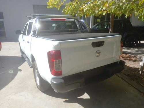 Imagen 4 de 25 de Nissan Frontier 2023 2.3bt S 4x2 At L22