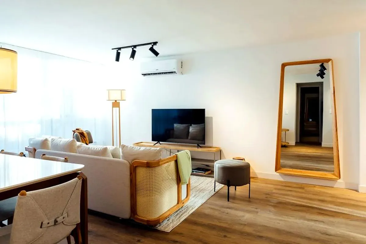 Alquiler Apartamento Dos Dormitorios En Pocitos, Montevideo · Foto 3