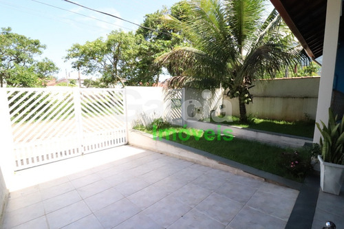 Imagem 2 de 30 de Sobrado Localizado No Centro De Peruíbe - 6367 - 70483259