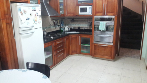 Imagen 8 de 14 de Casa De 5 Amb Con Local Y Dpto De 2 Amb. Nuevo Wp De Contacto 1137868438!