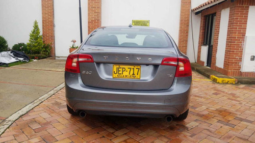 Volvo S60 2017 T4 2.0 Gris Osmio
