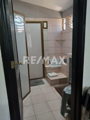Casa En Avenida De La Rica En Villas Del Meson
