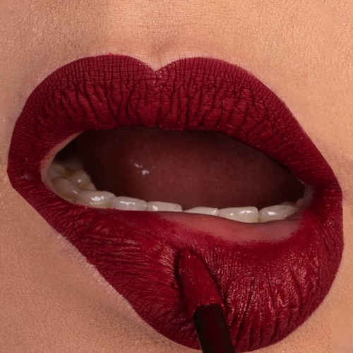 Lápiz labial Ultrafix para todo el día a prueba de besos, rojo burdeos, color rojo/burdeos