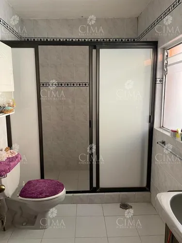 Venta Casa Jardín Con Bosque - V270