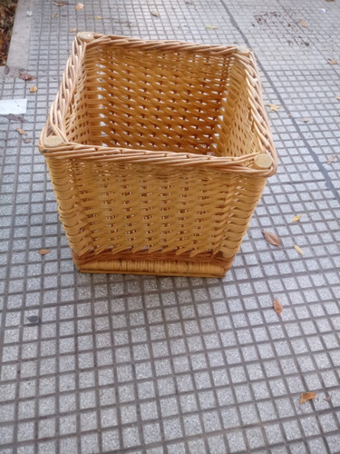 Imagen 2 de 5 de Alquilo X Día Canastos De Mimbres Servicio Fletes Mudanzas