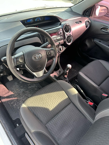 Toyota Etios 1.5 Xs