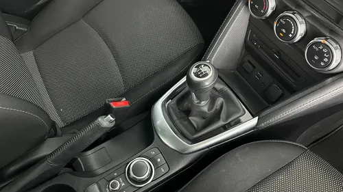 Mazda 2 GRAND TOURING