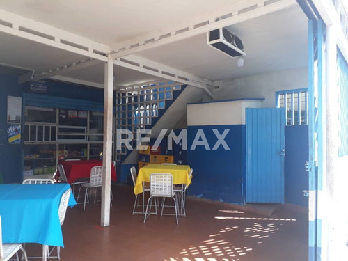 Imagen 4 de 20 de Se Vende Casa, Local Comercial Y Fondo De Comercio En El Sector La Manga, Calle Carvajal