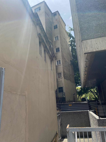 Imagen 30 de 30 de Altamira Edificio Para Remodelar O Hotel Frente A La Plaza