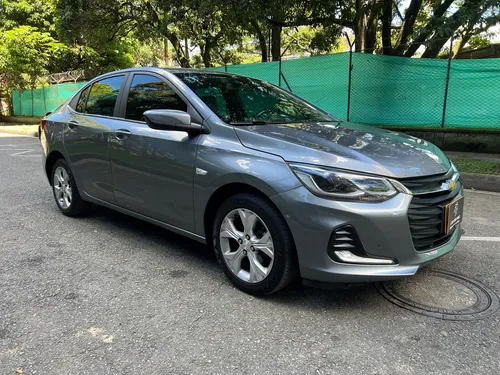 Chevrolet Onix 1.0T Premier Sedan At