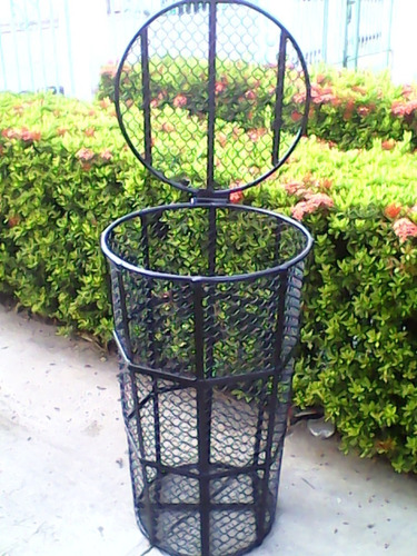 Cesta Metálica Con Tapa Para Basura