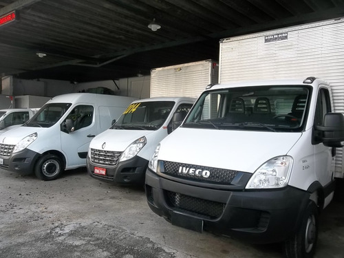 Imagem 2 de 12 de Iveco 35s14, 2018, Baú, Ar Condicionado, 42.285 Km