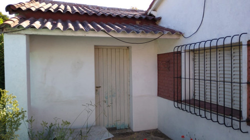 Imagen 5 de 26 de Casa 6 Amb. En Venta En Merlo Lote Grande