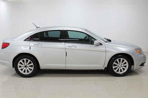 Imagen 6 de 15 de Chrysler 200 2012 4 Cilindros