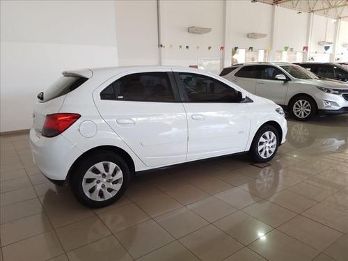 Chevrolet Onix 1.4 MPFI LT 8V FLEX 4P MANUAL