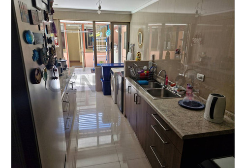 Se Vende Excelente Casa Para Inversión, Concepción