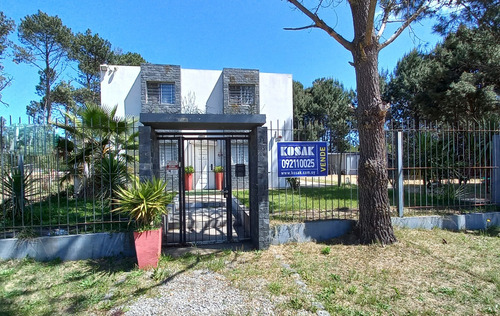 Vendo O Permuta Casa Con Piscina Y Barbacoa En Balneario Argentino