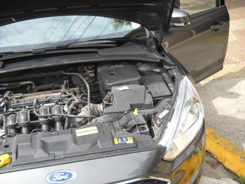 Imagen 15 de 25 de Ford Focus Iii S 1,6 2016 5ptas Gris