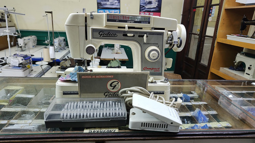 Godeco Compact 4800 Recto Zig Zag Ojales C/garantia Blanco (Usado)