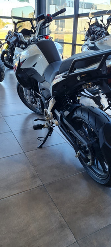 Imagen 11 de 23 de Benelli Trk 251 - Benelli Store Pilar Mp