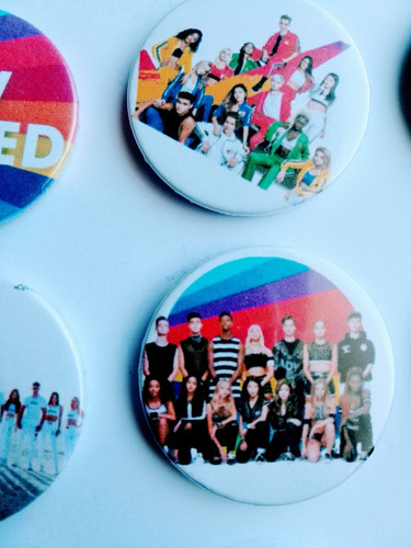 Imagem 2 de 5 de Cartela De Bottons Now United | Broche | Pin | Customização