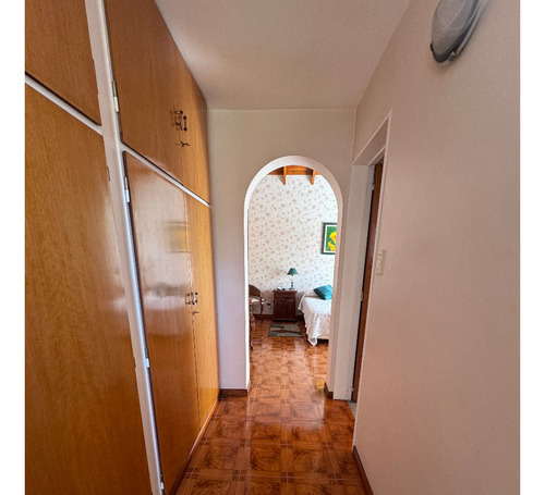 Excelente Chalet De Categoria Sobre Amplio Parque Con Bosque