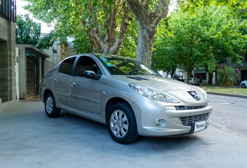 Peugeot 207 1.4 Sedan Active Hdi 70cv