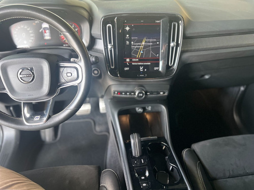 Volvo XC40 2.0 T5 R-DESIGN AWD
