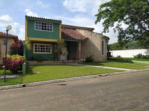 Imagen 1 de 14 de Armando Ortunio Casa En Laguna Club Norte, Guataparo