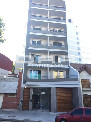 Imagen 1 de 3 de Cochera Fija Y Cubierta En Edificio Nuevo - Donizetti 500