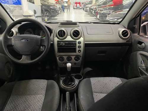 Ford Fiesta Fiesta 1.6 ROCAM HATCH 8V FLEX 4P MANUAL